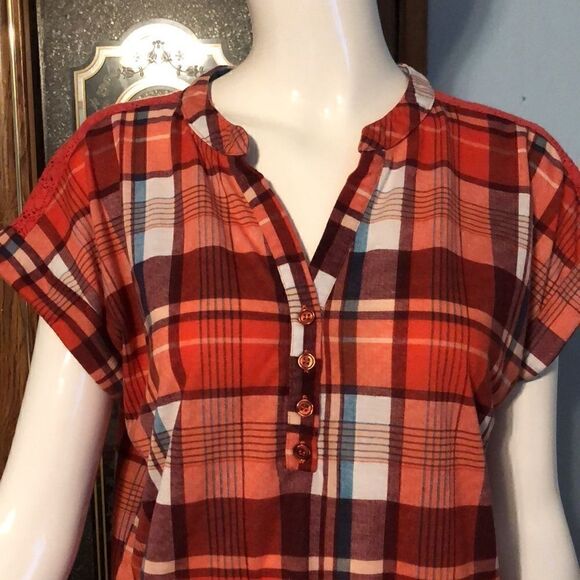 Absolutely Famous Top   - Picture 2 of 6